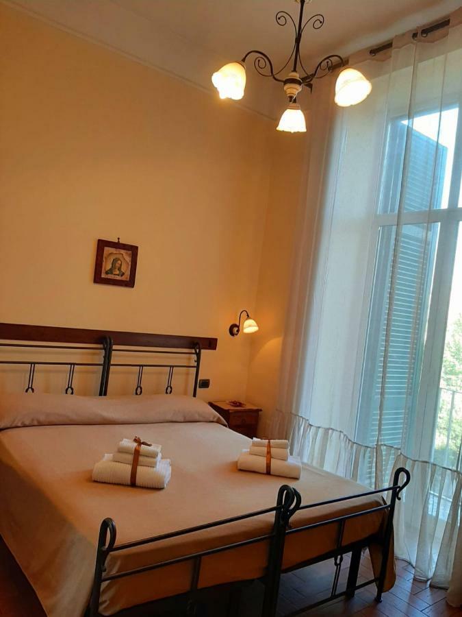 Conte Cavour 3* Neapel