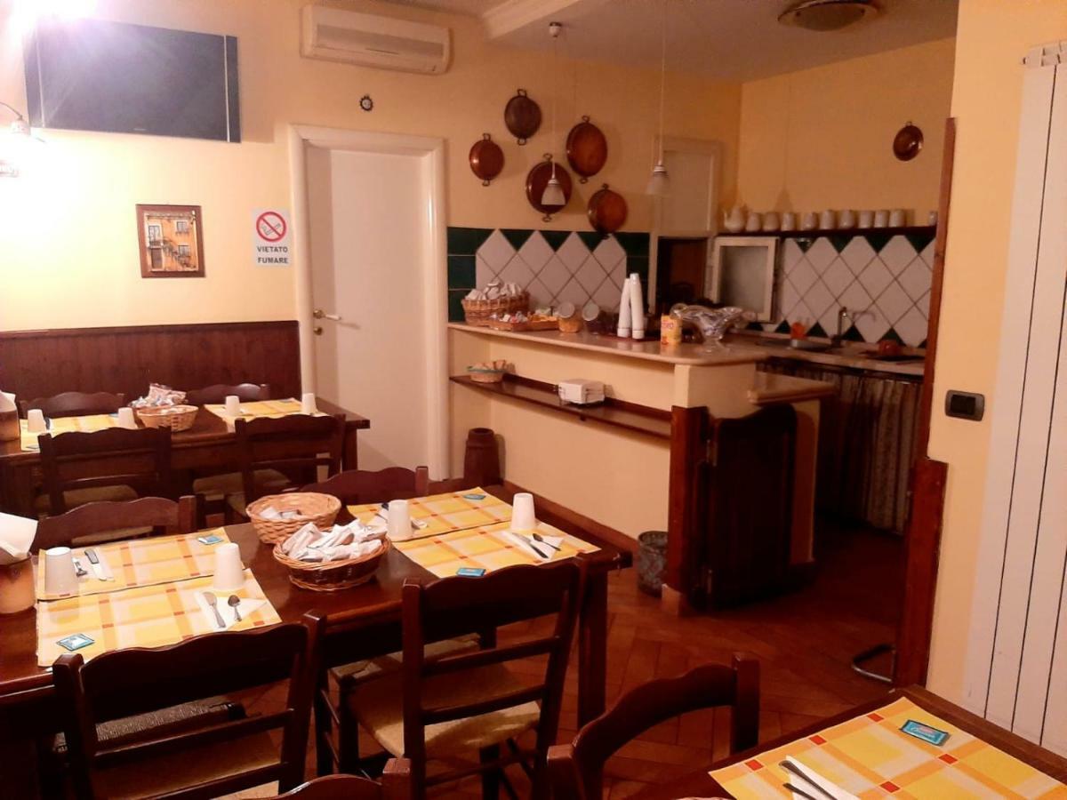 Conte Cavour 3* Neapel
